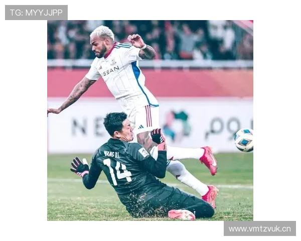 申花过度依赖外援致进攻僵化,多点开花表象难掩体系单一问题 申花过度依赖外援致进攻僵化,多点开花表象难掩体系单一问题