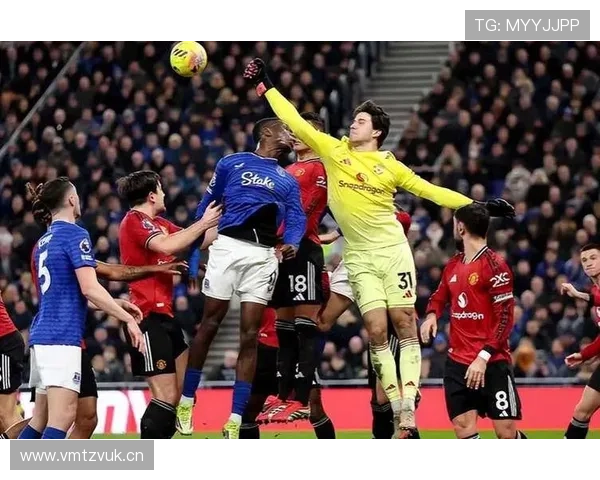 曼联豪掷2亿引援却阵容混乱,引援逻辑是否已失灵? 曼联豪掷2亿引援却阵容混乱,引援逻辑是否已失灵?