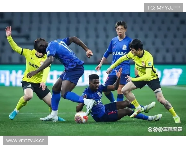 申花中场运转关键连接稳定性问题显现,对争冠走势产生制约 申花中场运转关键连接稳定性问题显现,对争冠走势产生制约